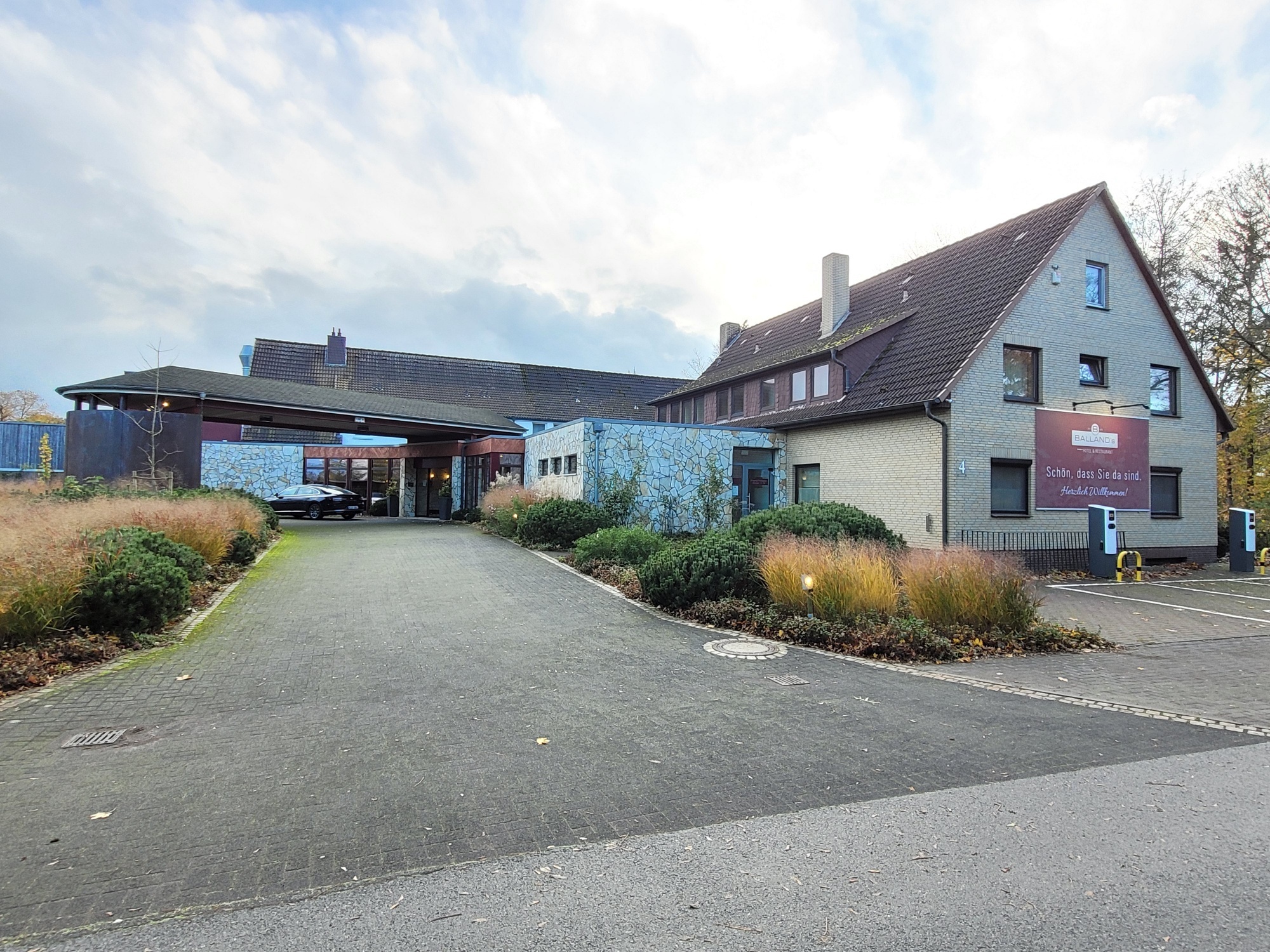 Balland's Hotel & Restaurant