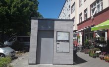 City Toilette Berlin Kiefholzstraße vor Nr. 258 - ©Ania Zarzecka City Toilette Berlin Kiefholzstraße vor Nr. 258 - ©Ania Zarzecka