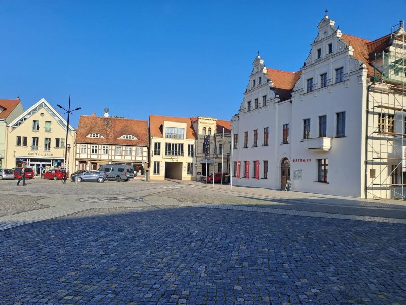 Marktplatz mit Rathaus - ©DSFT Berlin Bild von Barrierefrei konzipierter Stadtrundgang durch Stendal - ©DSFT Berlin