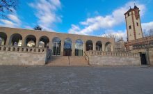 Pavillon mit Kasse, Café, Shop - ©DSFT Berlin Pavillon mit Kasse, Café, Shop - ©DSFT Berlin
