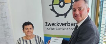 Übergabe der Urkunde Auszeichnung Reisen für Alle © Zweckverband Lausitzer Seenland Sachsen
